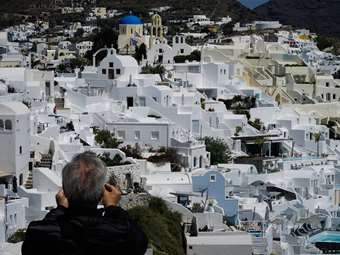 Στην κανονικότητα επιστρέφει η Σαντορίνη – Yποδέχτηκε το πρώτο κρουαζιερόπλοιο