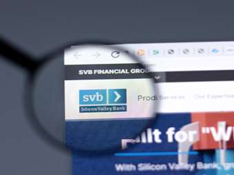 Η Γαλλία δεν ανησυχεί για τον κίνδυνο μετάδοσης από την κατάρρευση της SVB