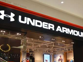 Under Armour: Αυξάνει τις τιμές εν μέσω αβεβαιότητας - Στροφή σε πιο "premium" σειρές προϊόντων