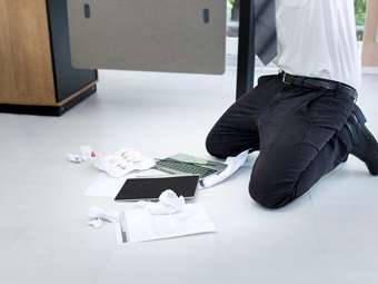 Πώς οι μαζικές απολύσεις έγιναν "ρουτίνα"