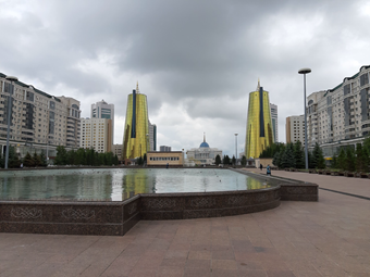 Γιατί το Καζακστάν επανεξετάζει τις συμβάσεις με τους πετρελαϊκούς κολοσσούς