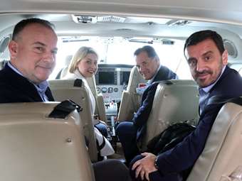 Στην πρώτη δοκιμαστική πτήση με υδροπλάνο της Hellenic Seaplanes πέταξε ο Υφυπουργός Ναυτιλίας