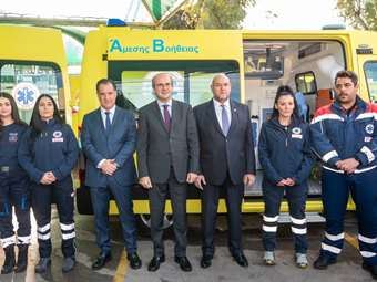 Παράδοση 10 νέων ασθενοφόρων στο ΕΚΑΒ