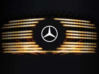 Mercedes: Ελεύθερη πτώση στα λειτουργικά κέρδη στο γ' τρίμηνο