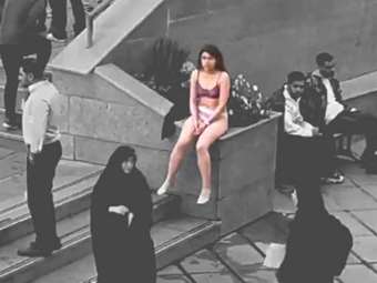 Ahoo Daryaei: Η ηρωίδα που έριξε φως στο σκοτάδι του Ιράν