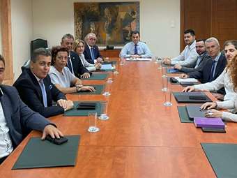 Σταθερές τιμές στο ψωμί ζήτησε ο υπουργός Ανάπτυξης, Κ. Σκρέκας από τους αρτοποιούς