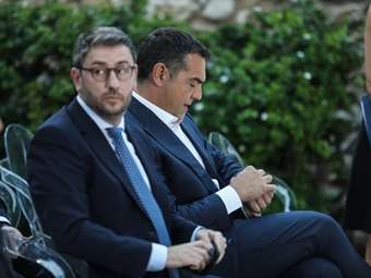 Ενώπιος ενωπίω ο Ανδρουλάκης με τους αμφισβητίες- Επισπεύδων Τσίπρας για την ενιαία Κεντροαριστερά