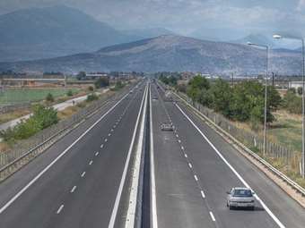 Απαγόρευση κυκλοφορίας των βαρέων οχημάτων στην εθνική οδό από τα όρια των νομών Πιερίας και Θεσσαλονίκης έως την Αθήνα