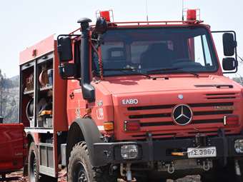 Θήβα: Δύο φωτιές σε αγροτικές περιοχές, κοντά σε βιομηχανίες