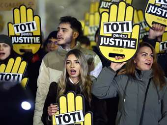 Ρουμανία: Χιλιάδες διαδήλωσαν κατά της δικαστικής διαφθοράς
