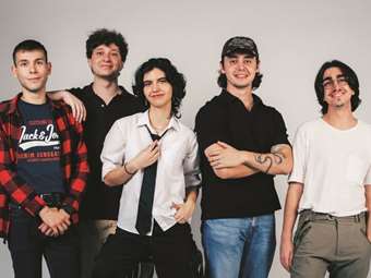 Ανδριανού Ιωάννα, Λαζανάς Δηµήτρης, Μπουχαρέλης-Πετράς Χαρίλαος, Ξυνός Διονύσης, Σκούρτης Αλέξανδρος: Ολοκληρωµένες λύσεις για επιχειρήσεις ναυλώσεων σκαφών αναψυχής