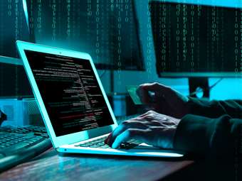 Ισπανία: Απάτη αξίας 325.000 ευρώ σε βάρος δύο γυναικών από επιτήδειους που παρίσταναν τον Μπραντ Πιτ στο διαδίκτυο