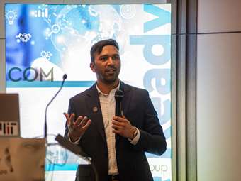 Mannmohan Muthuraman: Ο ειδικός στην Τεχνητή Νοημοσύνη εξηγεί γιατί πρέπει να αλλάξουμε τον τρόπο που τη χρησιμοποιούμε