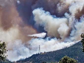 Φωτιά στην Πάρνηθα: ΔΕΔΔΗΕ και ΑΔΜΗΕ διαψεύδουν ότι η πυρκαγιά ξεκίνησε από πυλώνες