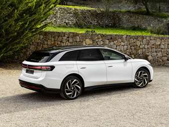 Επίσημο: Πρώτες εικόνες του Volkswagen ID.7 Tourer χωρίς καμουφλάζ