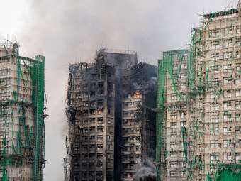 Ψηφίζουν σήμερα στο Χονγκ Κονγκ στον απόηχο της πολύνεκρης πυρκαγιάς