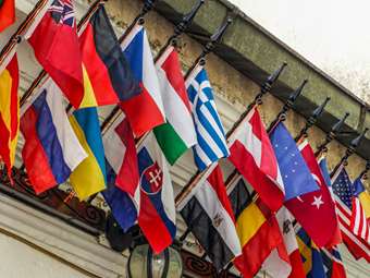 Ενδιάμεσες προβλέψεις ΟΟΣΑ: "Ψαλιδισμένη" ανάπτυξη 0,6% για την ευρωζώνη το 2024, "καμπανάκι" σε κεντρικές τράπεζες