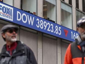 Πτώση μετά τα ρεκόρ στην Wall Street υπό το βάρος του PPI