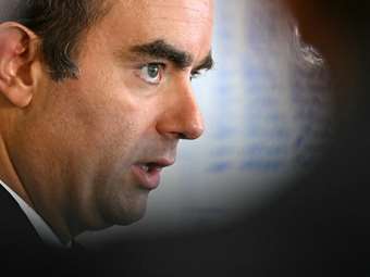 Λεκορνί για το ψήφισμα Λεπέν περί Αλγερίας: "Η εξωτερική πολιτική δεν γίνεται με ψηφίσματα"