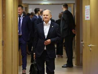 Ο Σολτς καλεί την Ευρώπη να ενισχύσει την άμυνά της