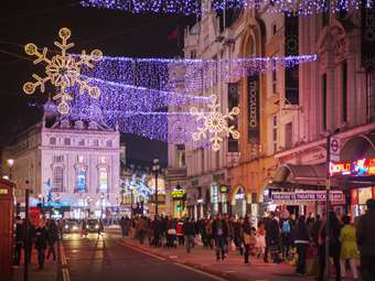 Βρετανία: Οι λιανοπωλητές προετοιμάζονται για απογοητευτικά Χριστούγεννα