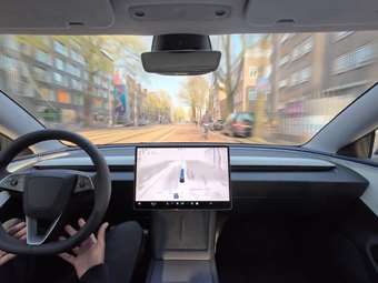 Ο Elon Musk προαναγγέλλει απίθανες δυνατότητες στην επόμενη έκδοση του FSD