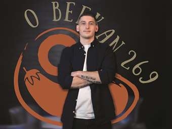 Μαγουλάς Παναγιώτης: Το πρώτο βίγκαν κρεοπωλείο στην Ελλάδα