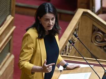 Βουλή: Απέρριψε η Ν. Κεραμέως τις τροπολογίες του ΠΑΣΟΚ για τον κατώτατο μισθό