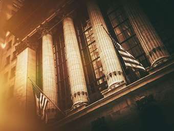 Απώλειες στη Wall Street εν αναμονή των στοιχείων για τον πληθωρισμό