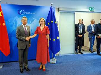 Οι Βρυξέλλες παροτρύνουν το Πεκίνο να αναλάβει πιο φιλόδοξη δράση για το κλίμα