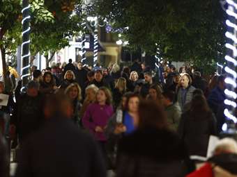 Το εορταστικό ωράριο των καταστημάτων στον Πειραιά
