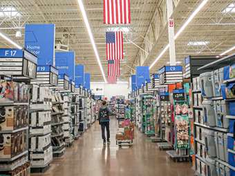 ΗΠΑ: Αύξηση των λιανικών πωλήσεων τον Μάιο, κόντρα στις εκτιμήσεις