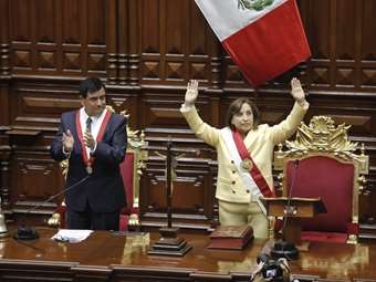 Η πρόεδρος του Περού θα συζητήσει με τον Μπάιντεν τον "αγώνα κατά της διακίνησης ναρκωτικών"