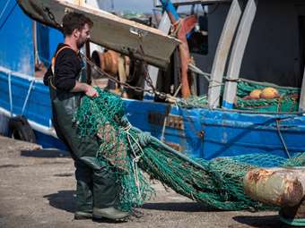 Στην προστασία των θαλασσών εστιάζει η "Ώρα της Γης" – Σημαντική η συμβολή της πρωτοβουλίας COSMOTE BLUE