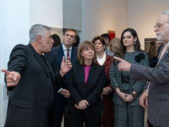 Η Κ. Σακελλαροπούλου εγκαινίασε την έκθεση "Όλοι Εδώ - 50 Χρόνια Δημοκρατία"