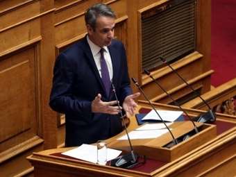 Mitsotakis says government will not stop talking to the farmers, pledges to visit Thessaly again soon