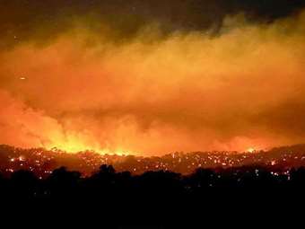 Αυστραλία: Μαίνονται οι δασικές πυρκαγιές στη Βικτόρια - Οι αρχές προειδοποιούν για "καταστροφικές" συνθήκες