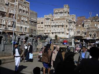 Υεμένη: Οι αποσχιστές σχεδιάζουν δημοψήφισμα για την ανεξαρτησία του νότου - Ο υπό τη Σ. Αραβία συνασπισμός βομβαρδίζει βάσεις τους