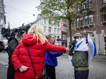 Ολλανδία: Η κυβέρνηση εξετάζει το ενδεχόμενο να μην έλαβε υπόψη προειδοποιήσεις από το Ισραήλ για τα επεισόδια