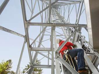 Η Vodafone στρέφεται στο διάστημα για να διασφαλίσει την ευθυγράμμιση κεραιών κινητής του δικτύου της