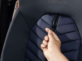 Eιδική έκδοση του VW ID.3 GTX με μπουφάν στα καθίσματα