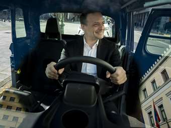 Ποια ηλεκτρικά αυτοκίνητα επέλεξε ο Χάρης Δούκας για τον Δήμο Αθηναίων