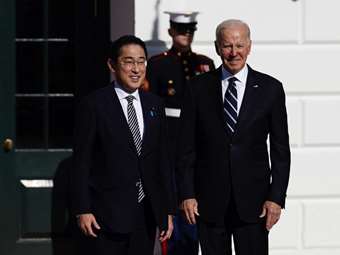 Bloomberg: Τα "βρήκαν" ΗΠΑ - Ολλανδία - Ιαπωνία για περιορισμό εξαγωγών εξοπλισμού παραγωγής τσιπ στην Κίνα