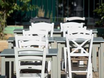 Δήμος Αθηναίων: Νέες σφραγίσεις καταστημάτων για παράνομα τραπεζοκαθίσματα