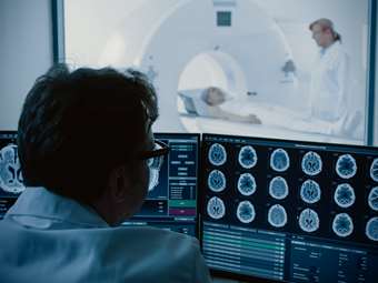 Το πού έχουμε περισσότερο λίπος στο σώμα συνδέεται με διαφορετικούς τύπους καρκίνου - Τι έδειξε νέα μελέτη