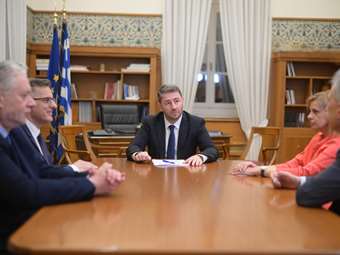 ΠΑΣΟΚ-ΚΙΝΑΛ: Τέσσερα νέα ονόματα υποψηφίων στις ευρωεκλογές