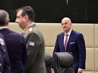 Ν. Δένδιας: Θα χαρίσουμε στον Λίβανο μια σειρά από τεθωρακισμένα οχήματα