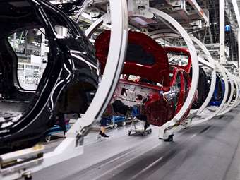 Το εργόστασιο που φτιάχνει 1.400 αυτοκίνητα κάθε μέρα