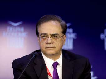 Βράβευση της Ελληνικής Ένωσης Τραπεζών από τον Β. Κικίλια