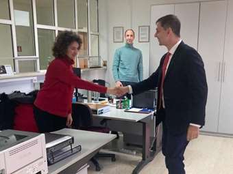 Χάρης Θεοχάρης στη Λάρισα: Σε όλη τη λιανική η διασύνδεση POS και ταμειακών